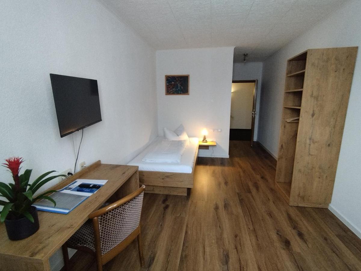 Hotel Sonnenkeller Neu-Ulm Bagian luar foto