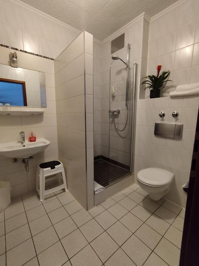 Hotel Sonnenkeller Neu-Ulm Bagian luar foto