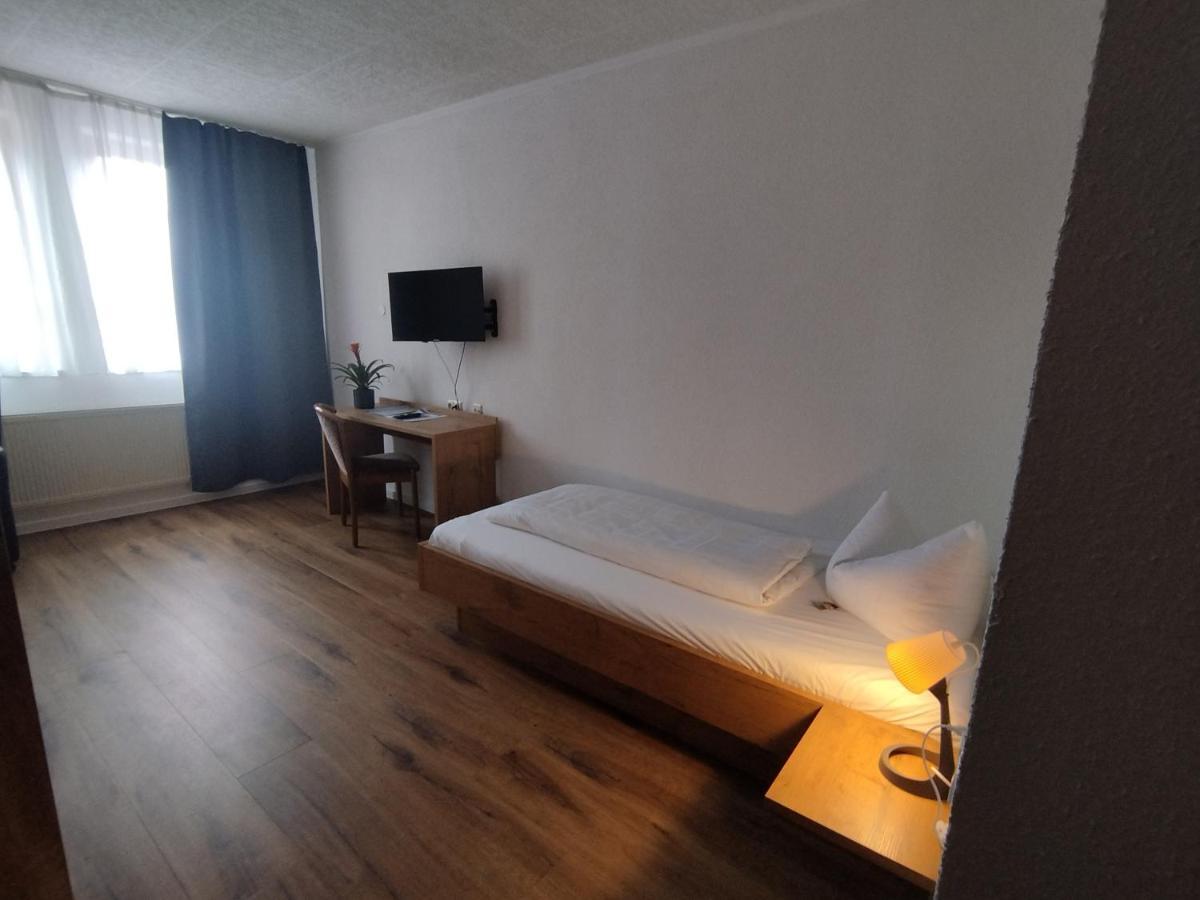 Hotel Sonnenkeller Neu-Ulm Bagian luar foto