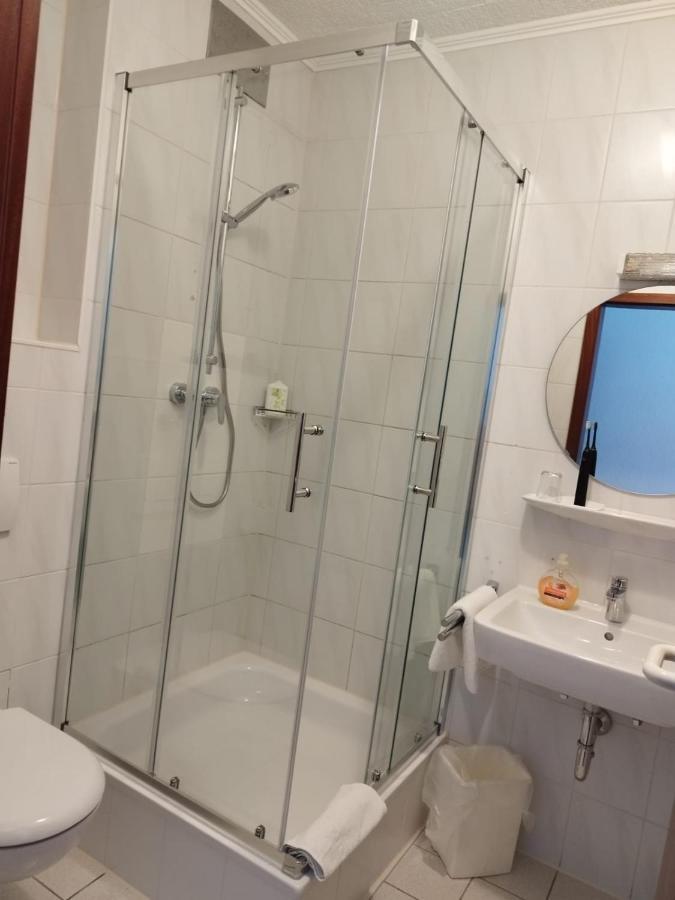 Hotel Sonnenkeller Neu-Ulm Bagian luar foto