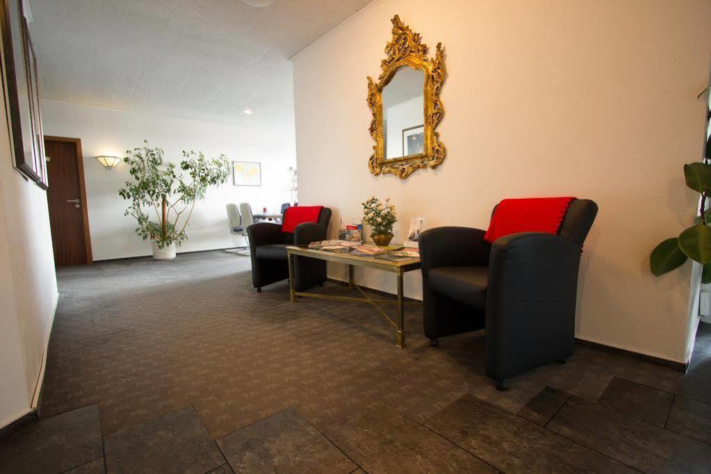 Hotel Sonnenkeller Neu-Ulm Bagian luar foto
